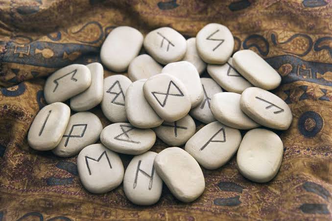 Norse Runes Prediction & Divination